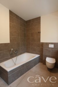 Badezimmer Dachgeschoss 1.2