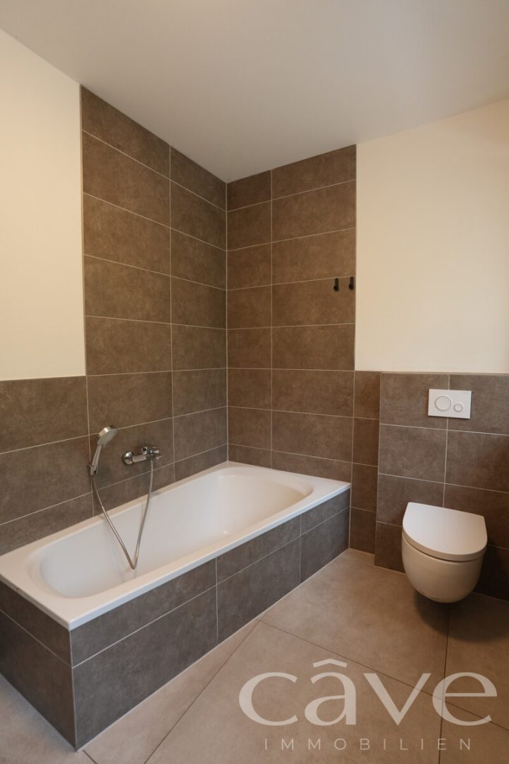 Badezimmer Dachgeschoss 1.2